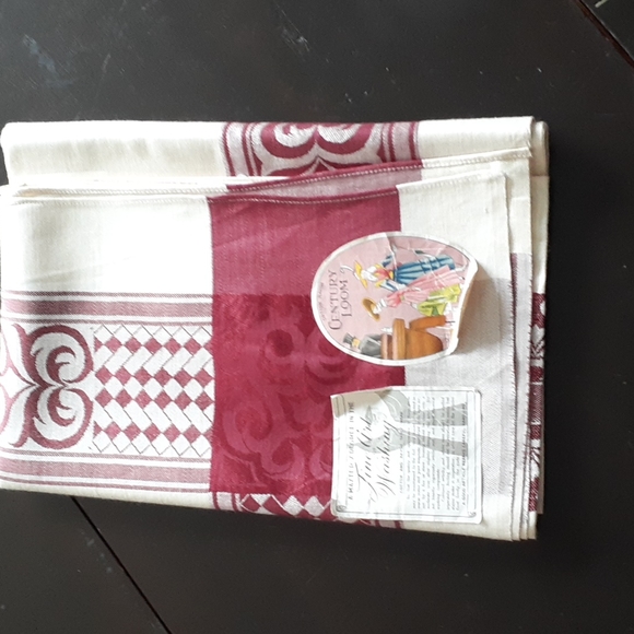 Vintage Other - Beautiful Damask Bi-Color Tablecloth